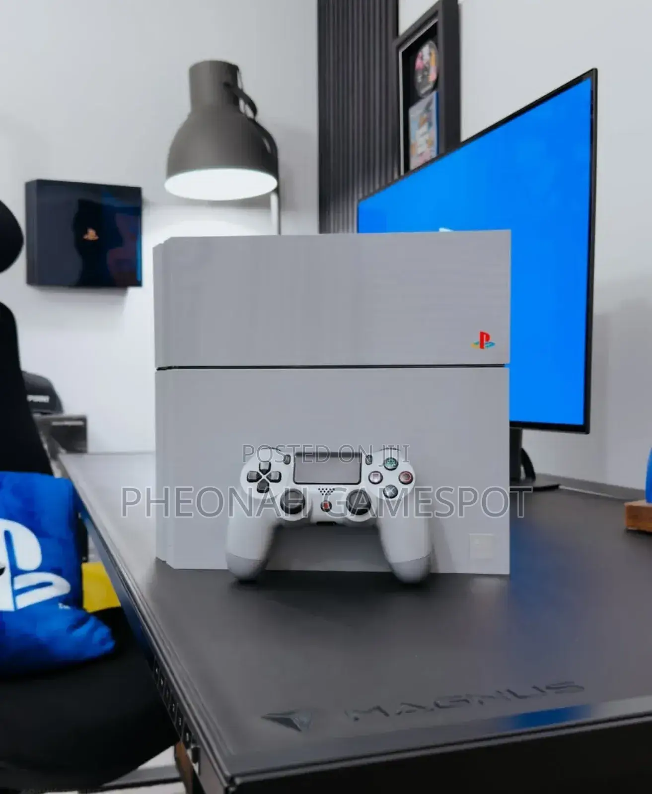 Playstation 4 Standard. Chipped, 12 Games, 2 Pads. No More Boredom