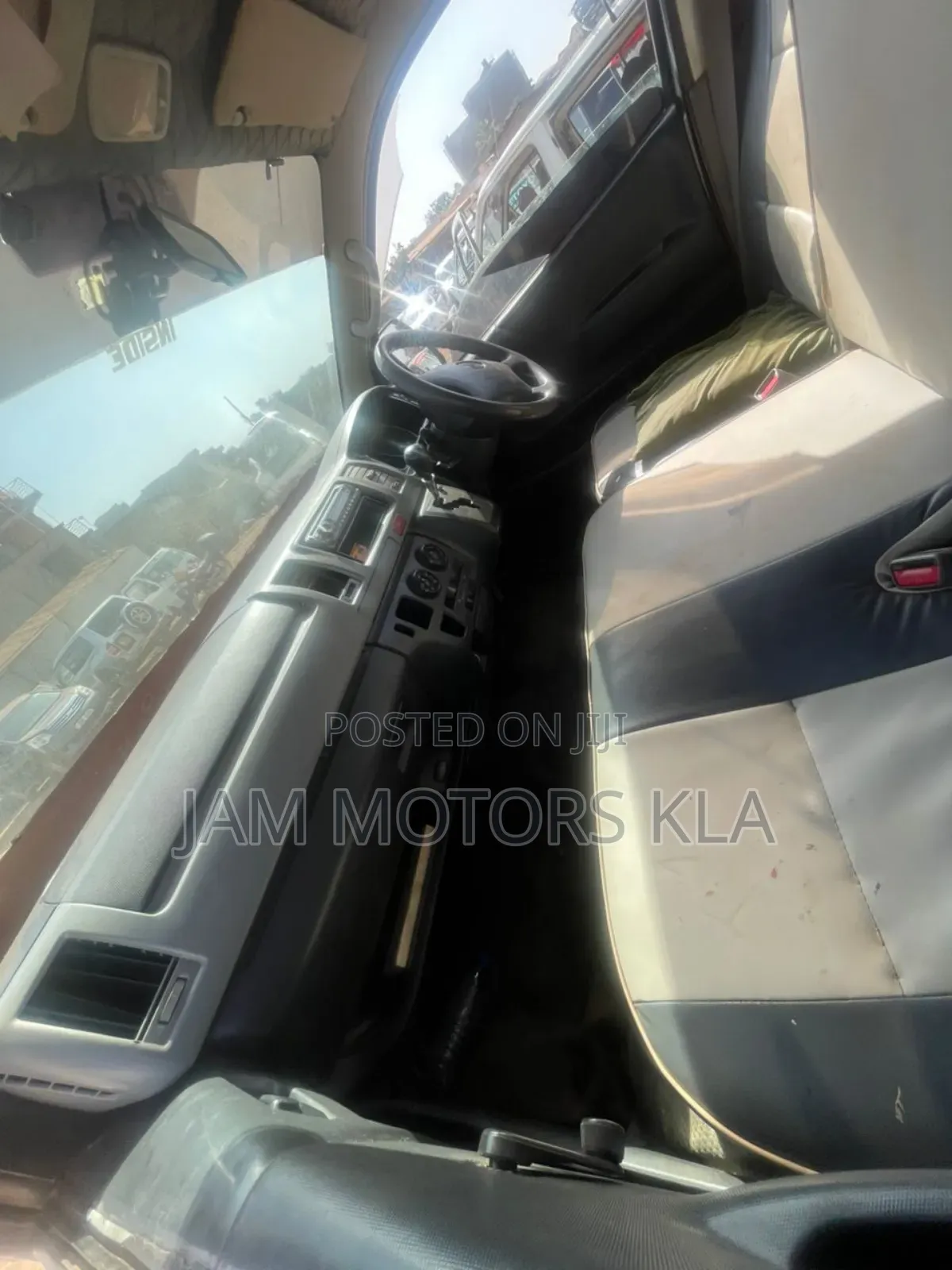 Toyota HiAce 2009 Grey