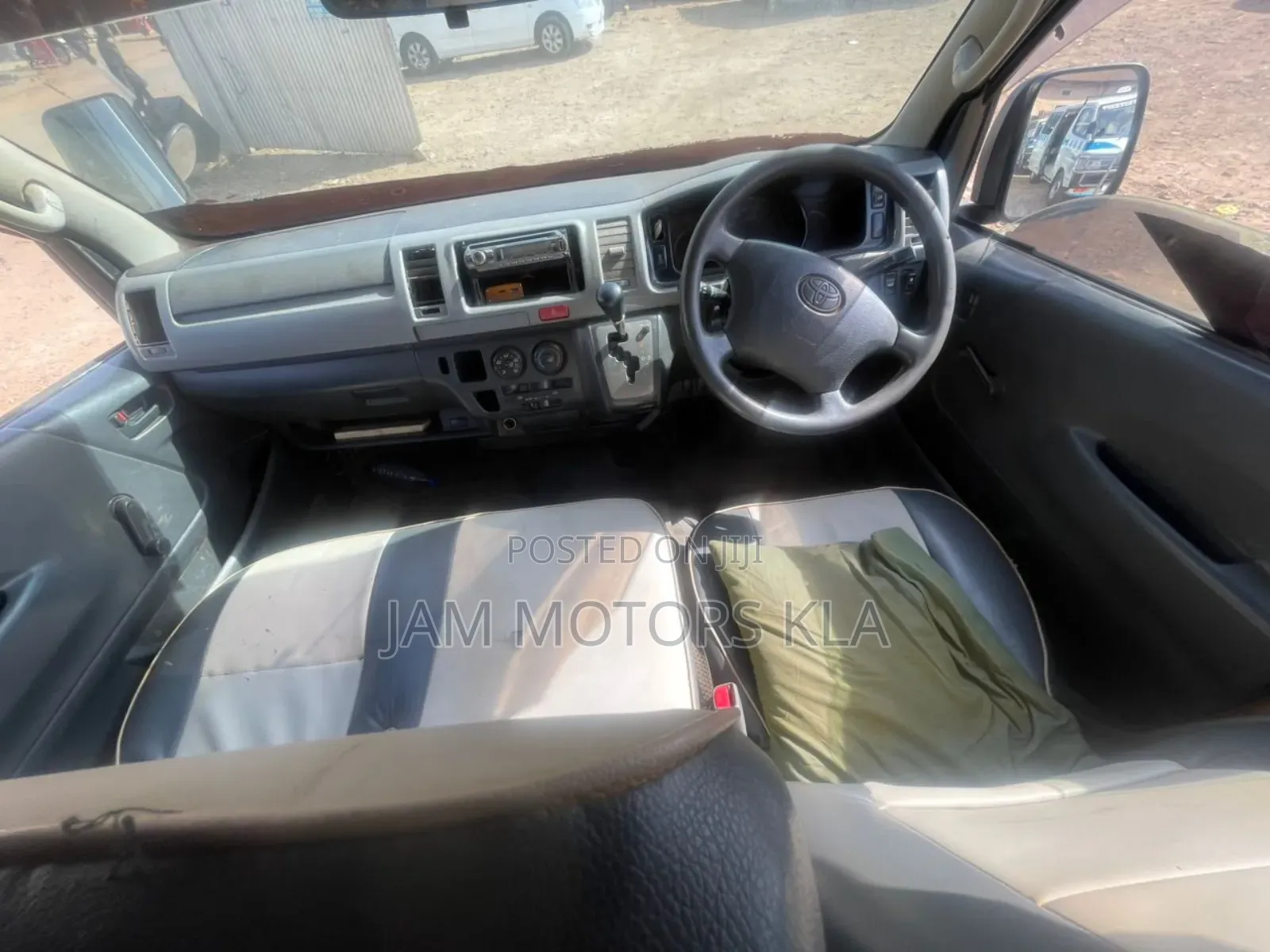 Toyota HiAce 2009 Grey