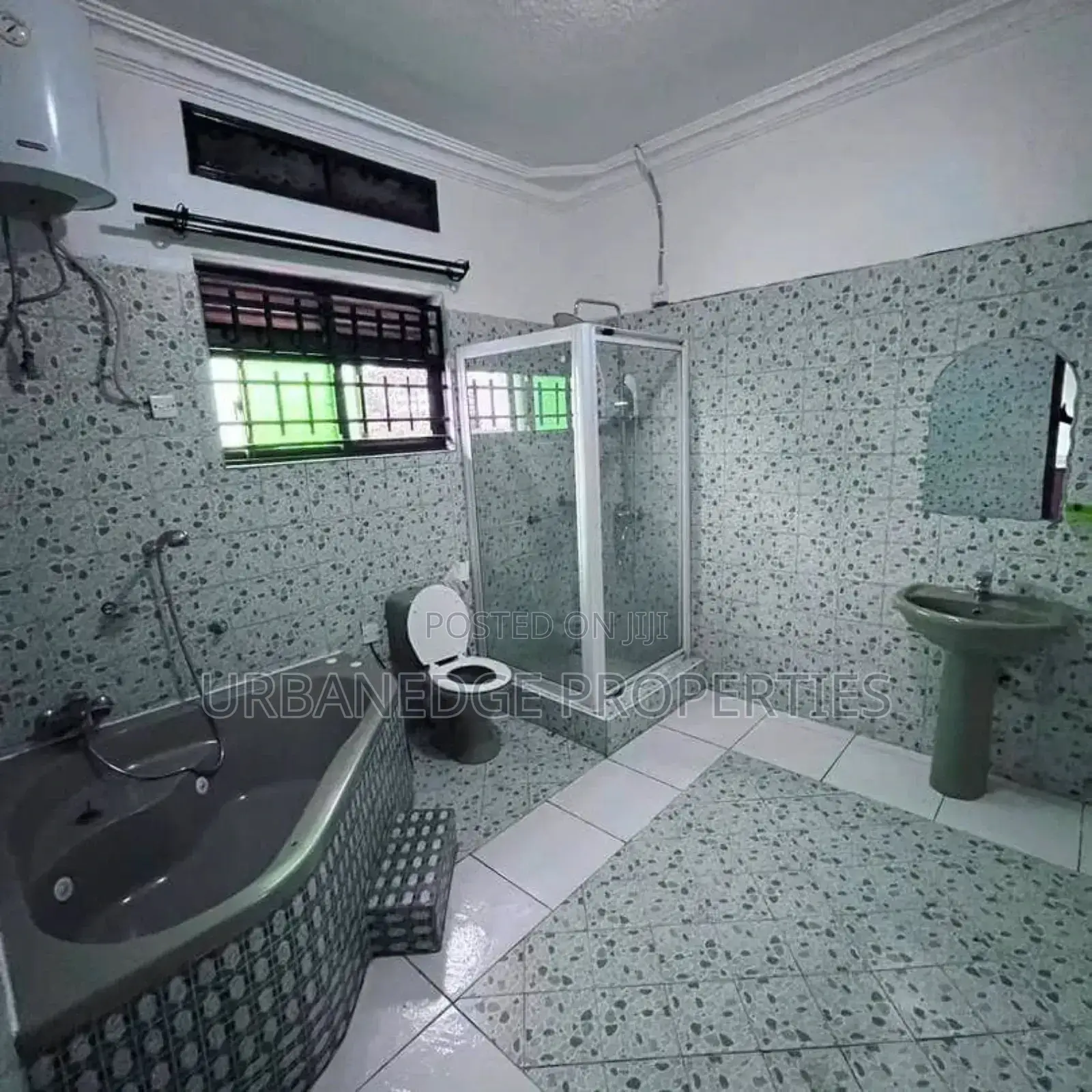 5bdrm Mansion in Muyenga, Central Division for rent