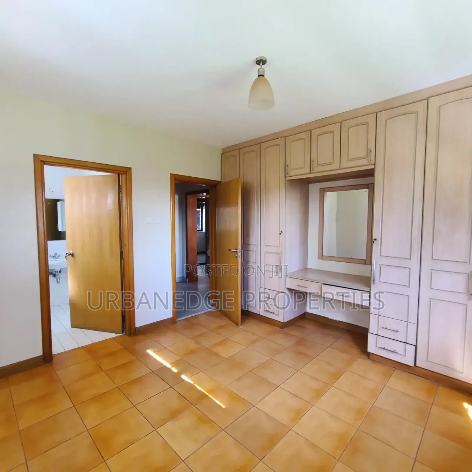 5bdrm House in Kigo, Central Division for rent