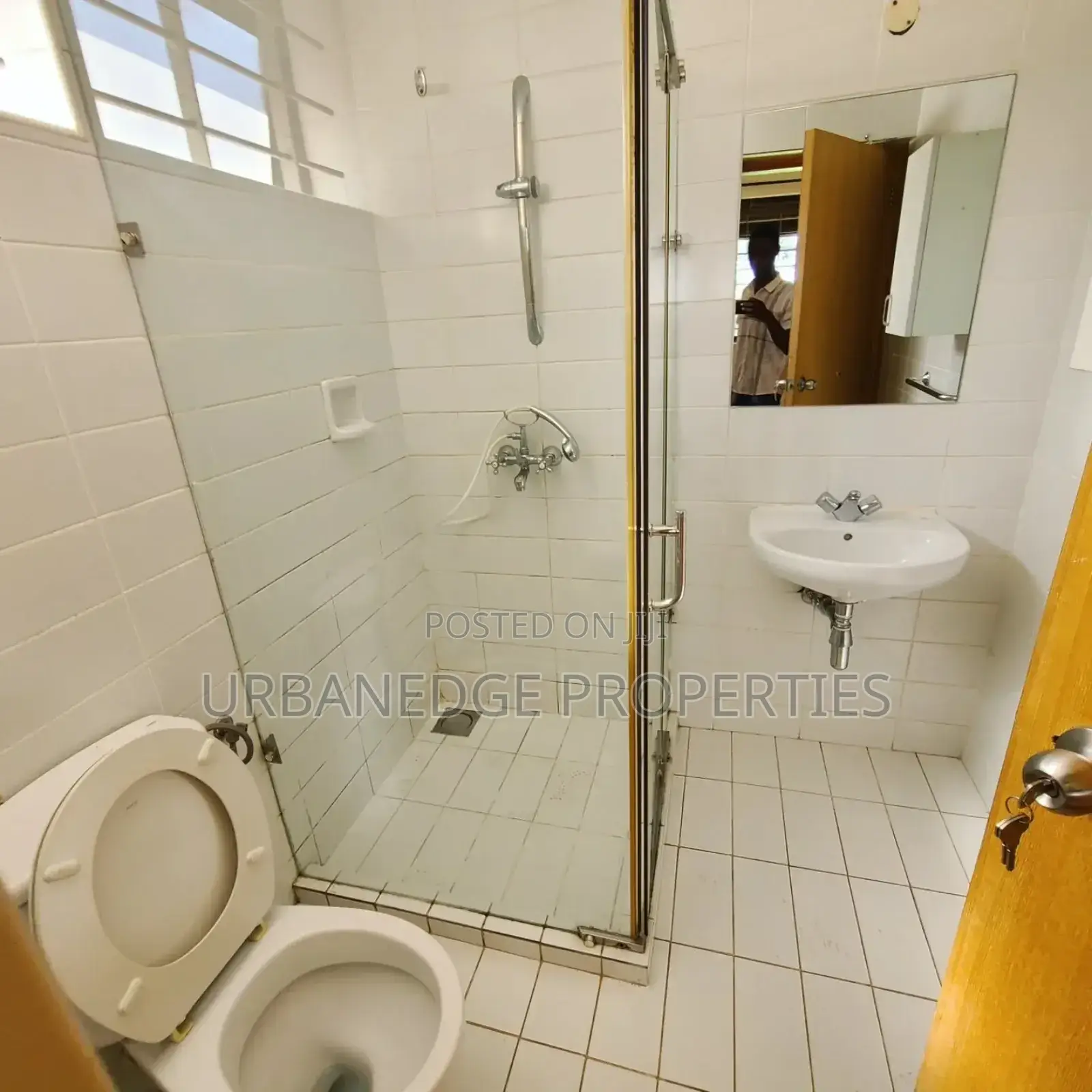 5bdrm House in Kigo, Central Division for rent