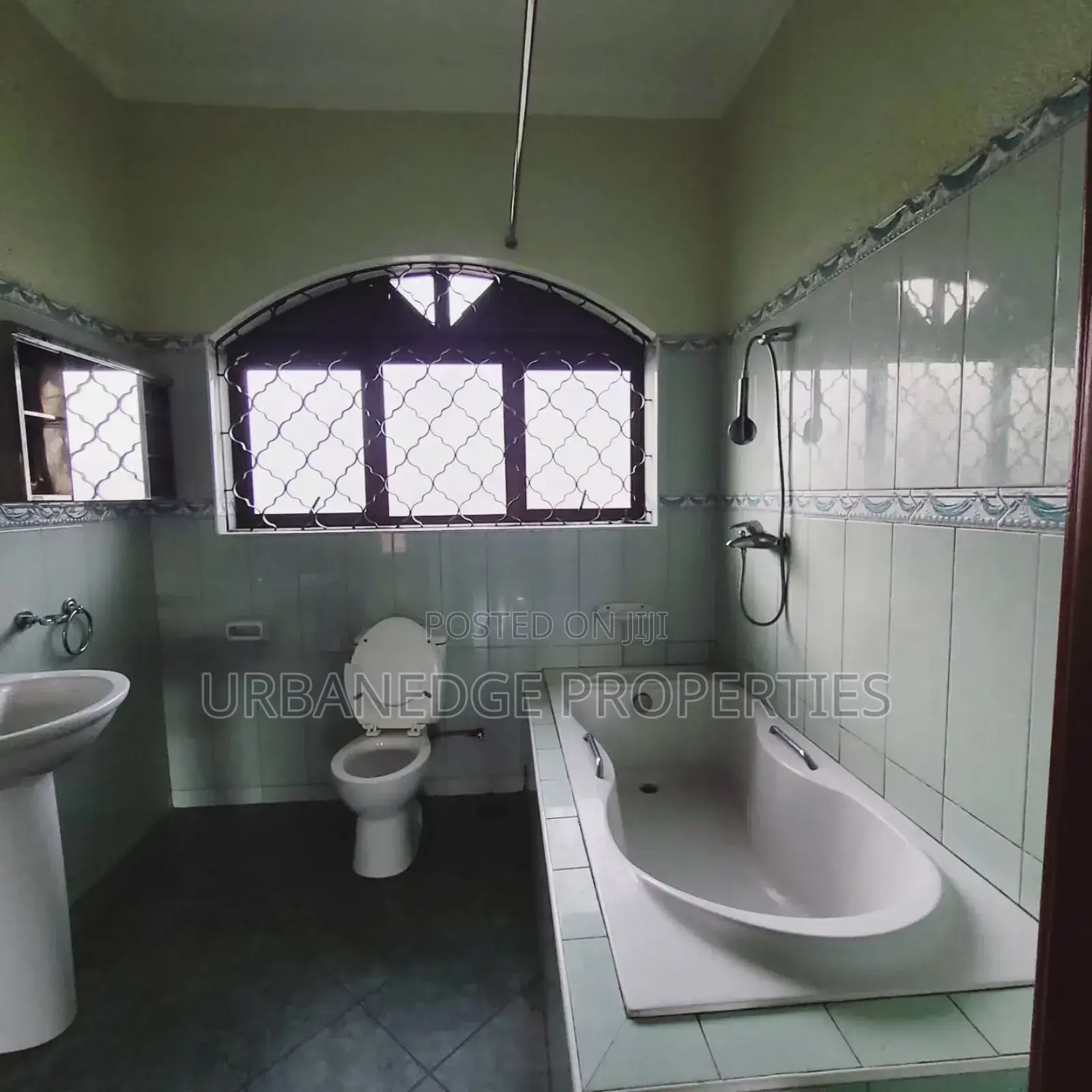 2bdrm Apartment in Muyenga Bukasa, Central Division for rent