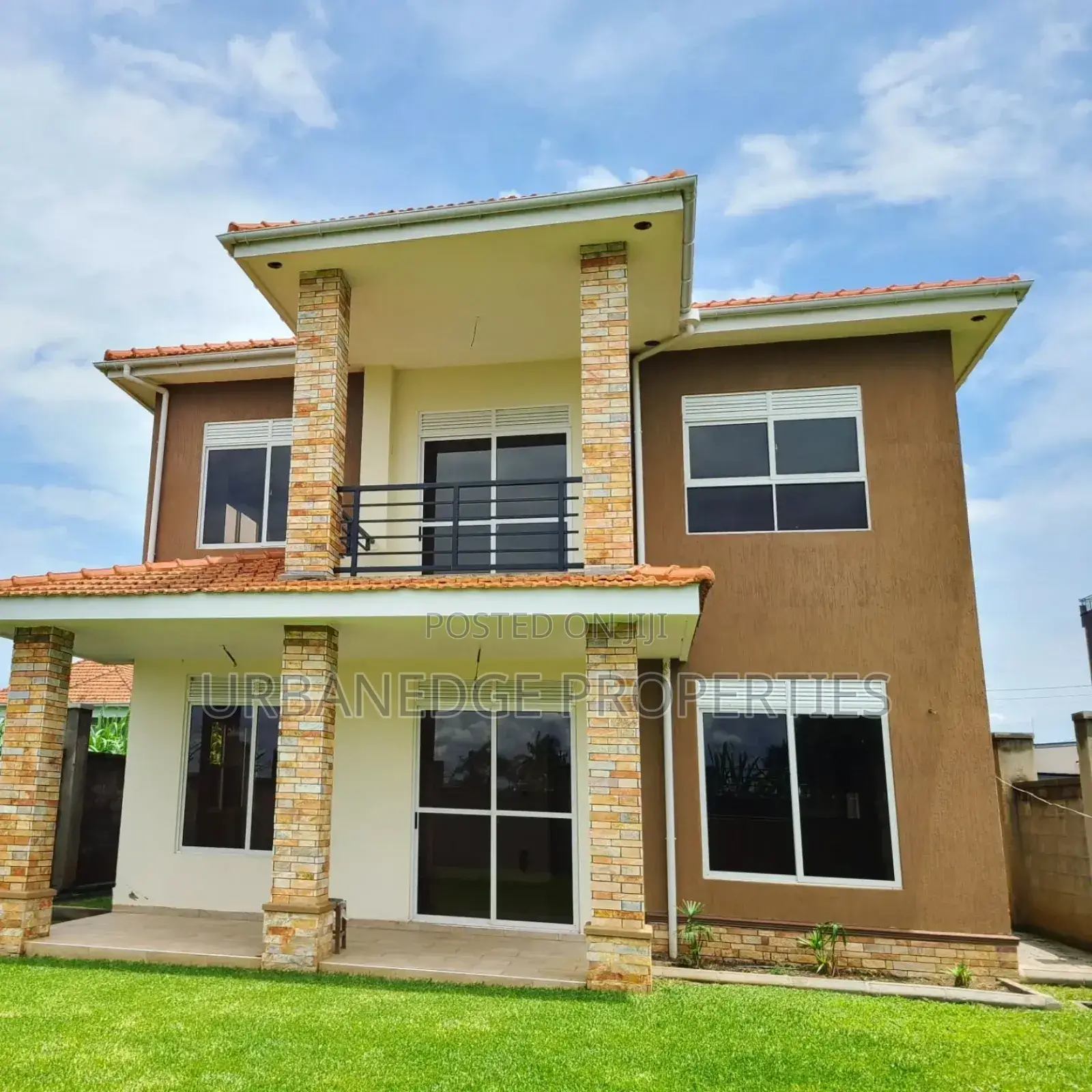 5bdrm House in Kasanga, Central Division for rent