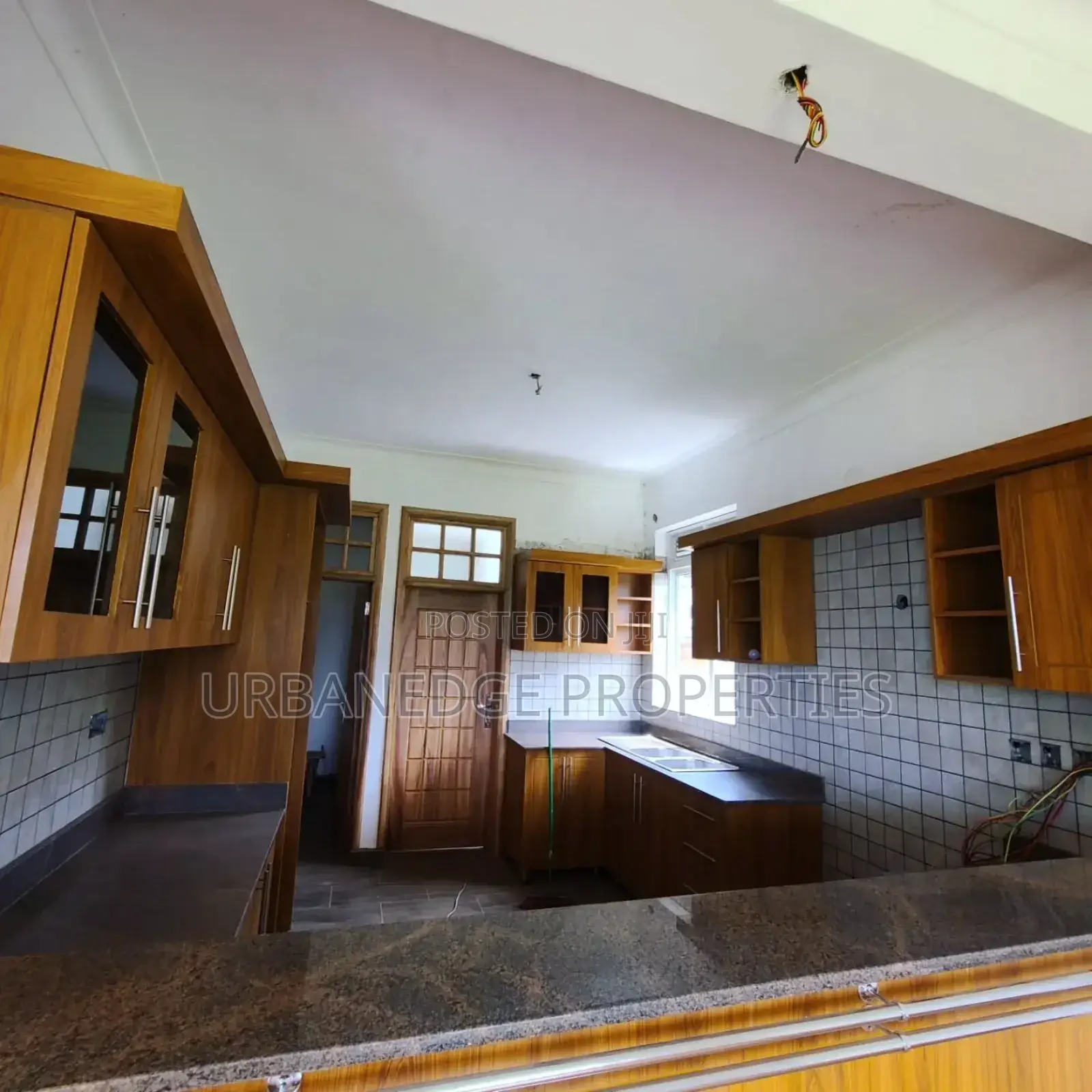 5bdrm House in Kasanga, Central Division for rent
