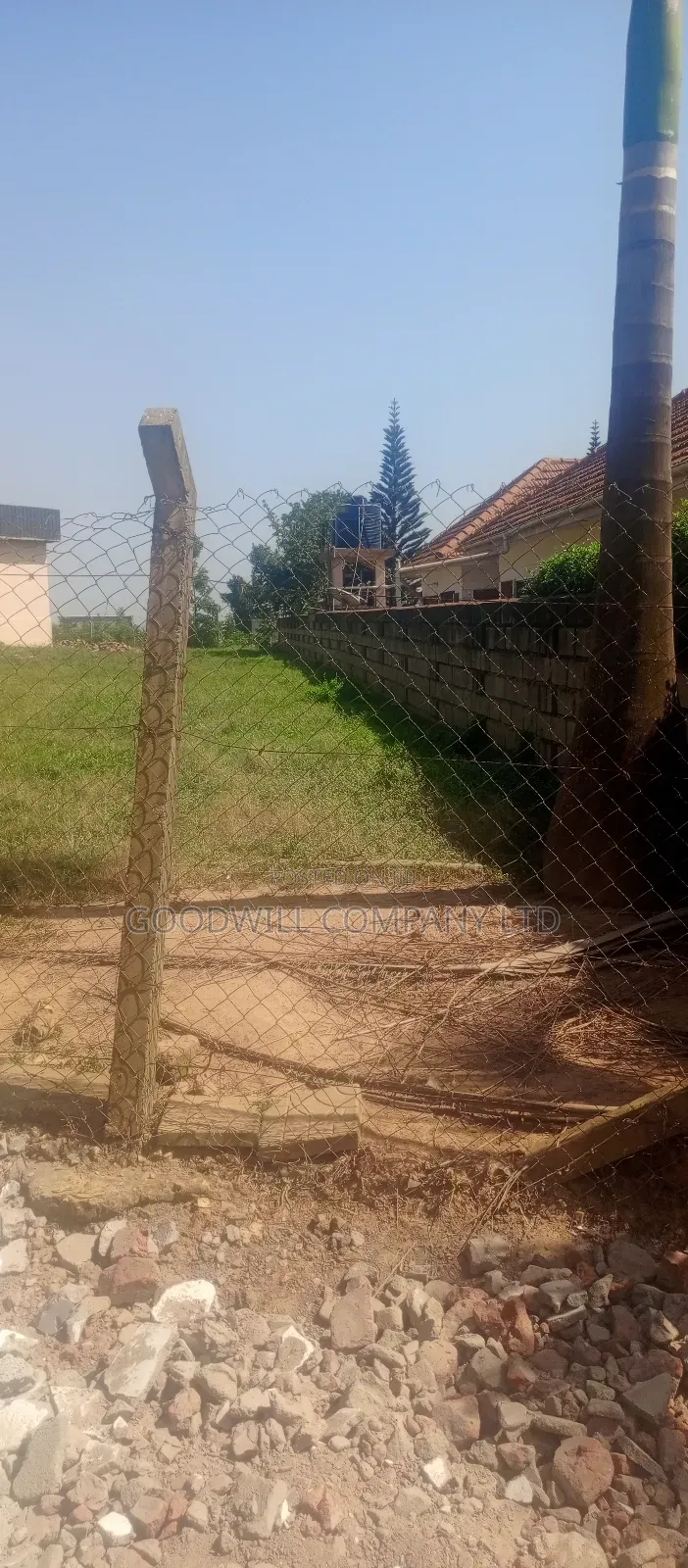 3 Acres of Land in Kira Bulindo in a Gate
