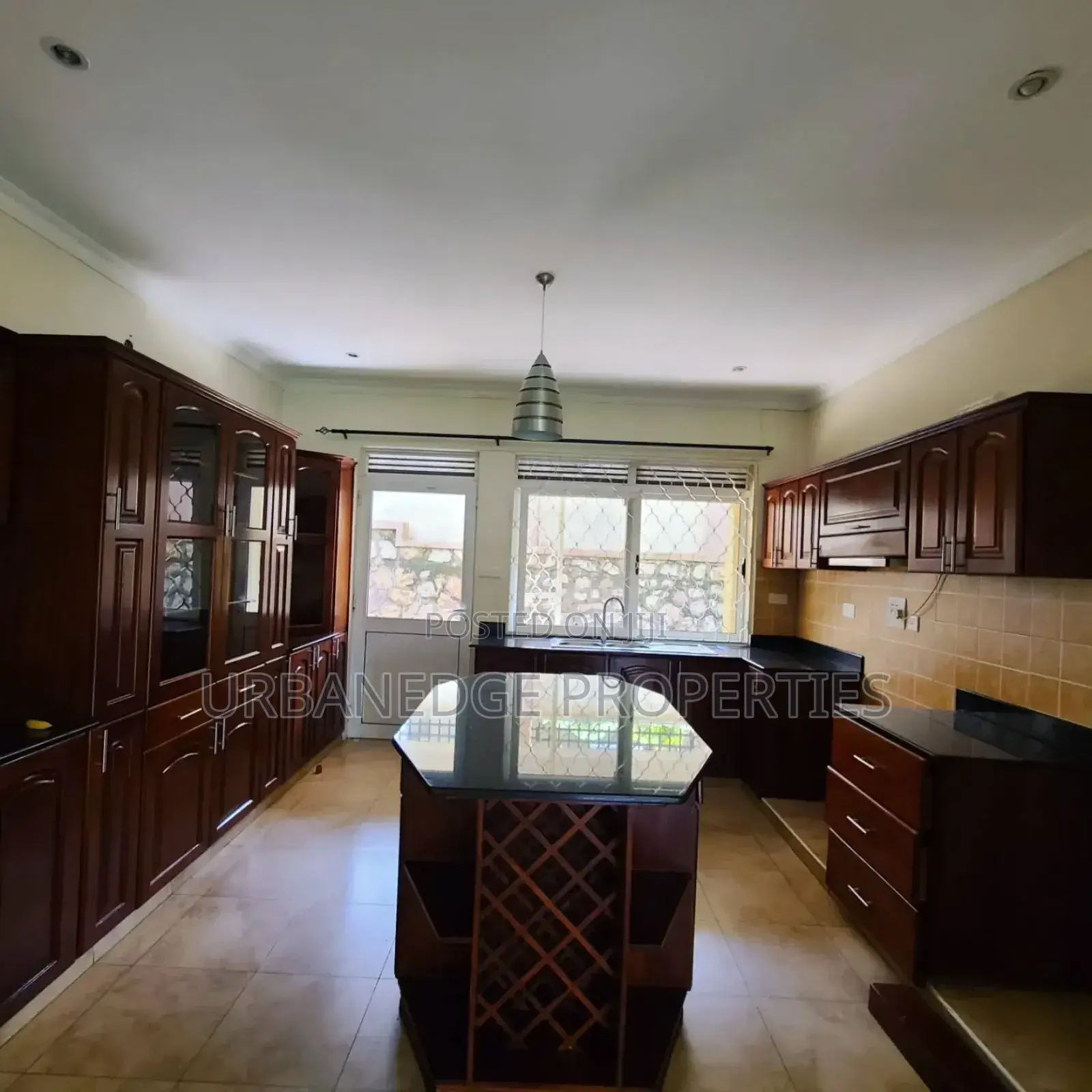 5bdrm Villa in Bugolobi, Central Division for rent