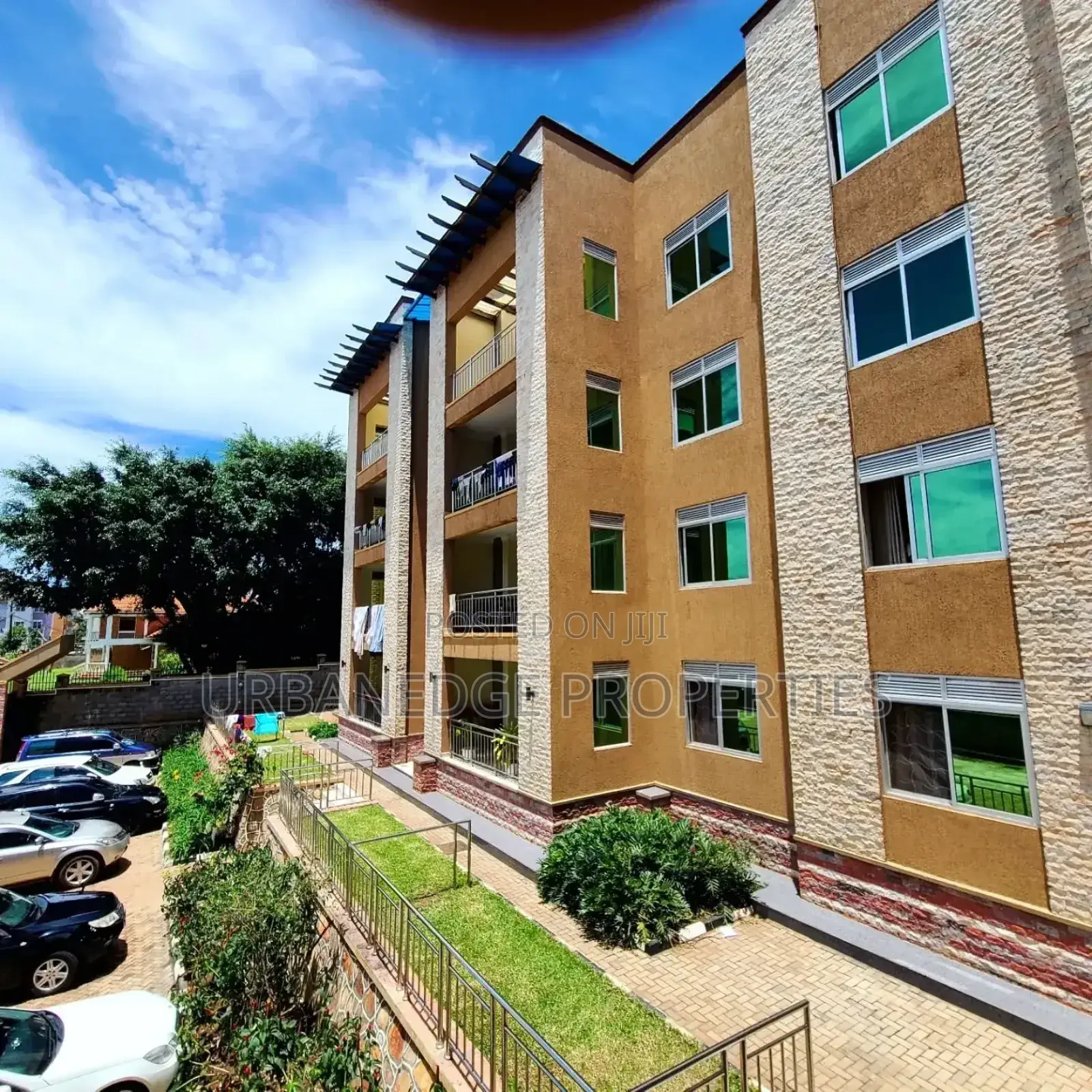 3bdrm Apartment in Muyenga, Central Division for rent