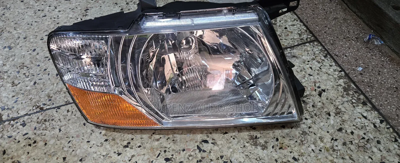 Mitsubishi Pajero 2003 Headlamp