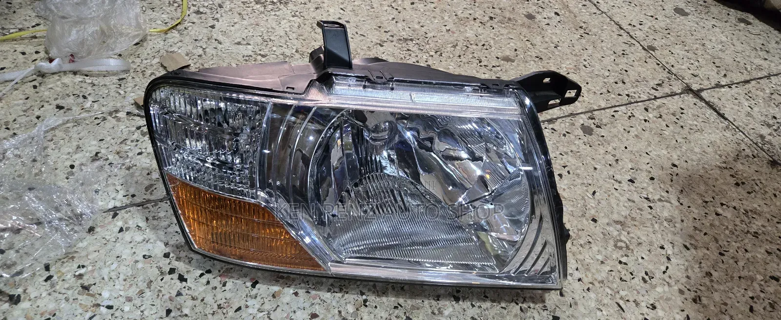 Mitsubishi Pajero 2003 Headlamp
