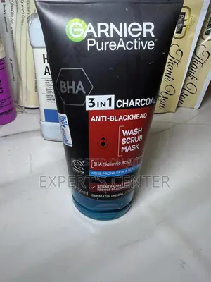 Garnier 3in 1 Charcoal Scrub
