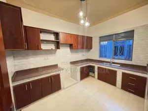 4bdrm House in Akright, Ssisa for sale