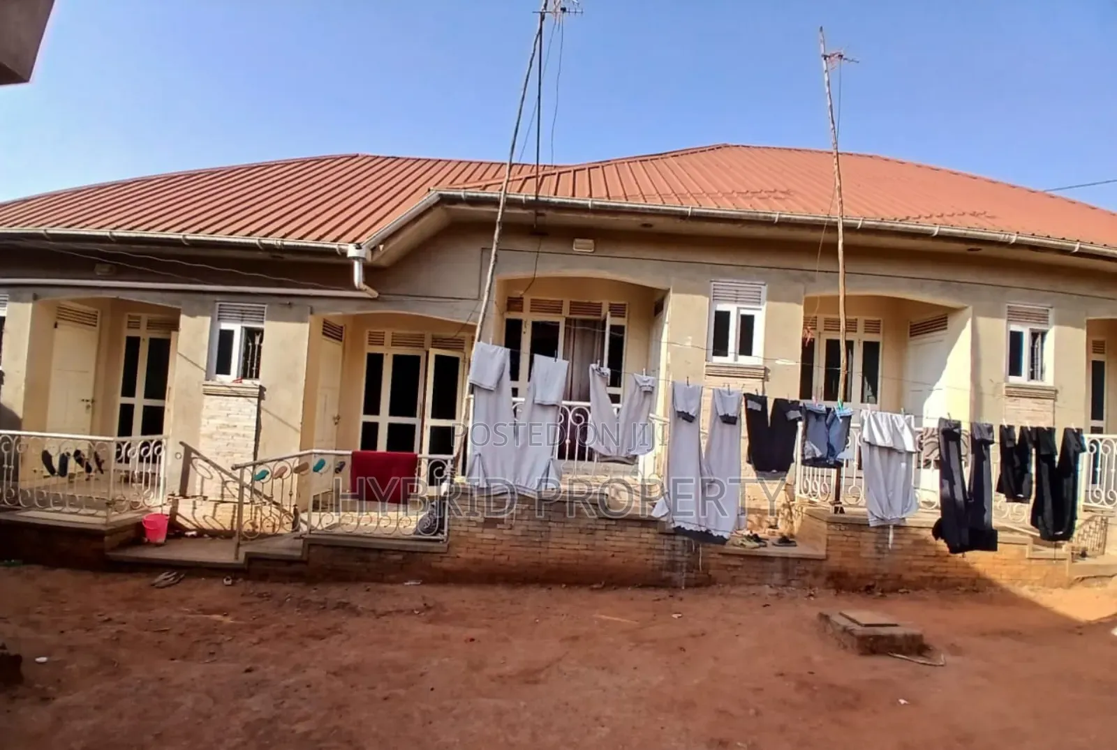 7bdrm Apartment in Sala~Wakiso Along for sale
