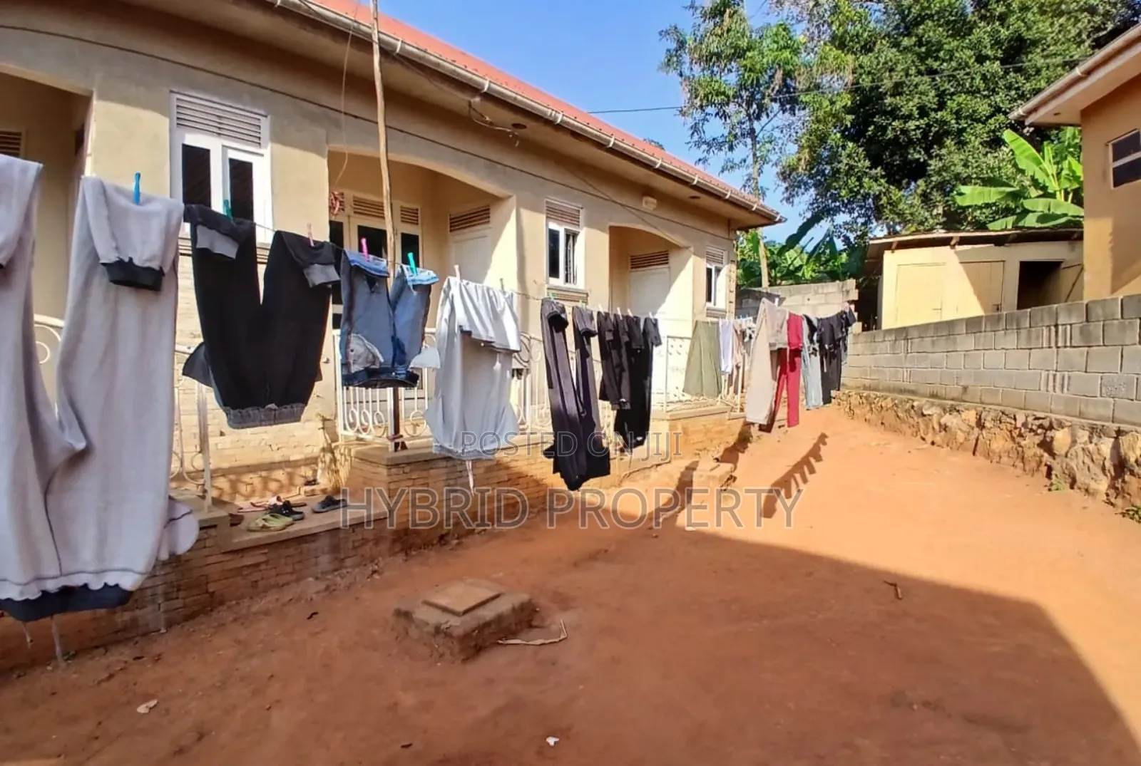 7bdrm Apartment in Sala~Wakiso Along for sale