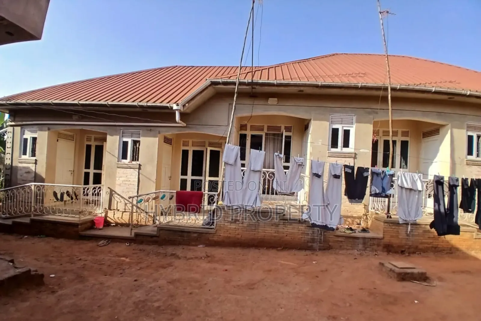 7bdrm Apartment in Sala~Wakiso Along for sale
