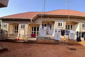 7bdrm Apartment in Sala~Wakiso Along for sale