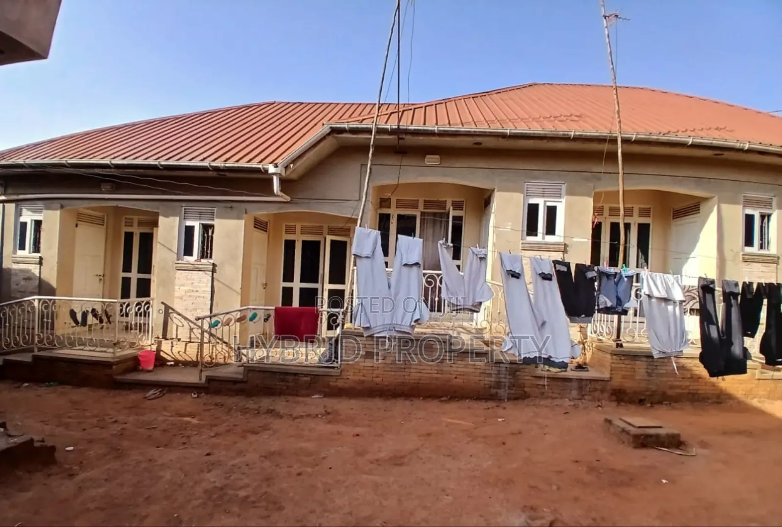 7bdrm Apartment in Sala~Wakiso Along for sale