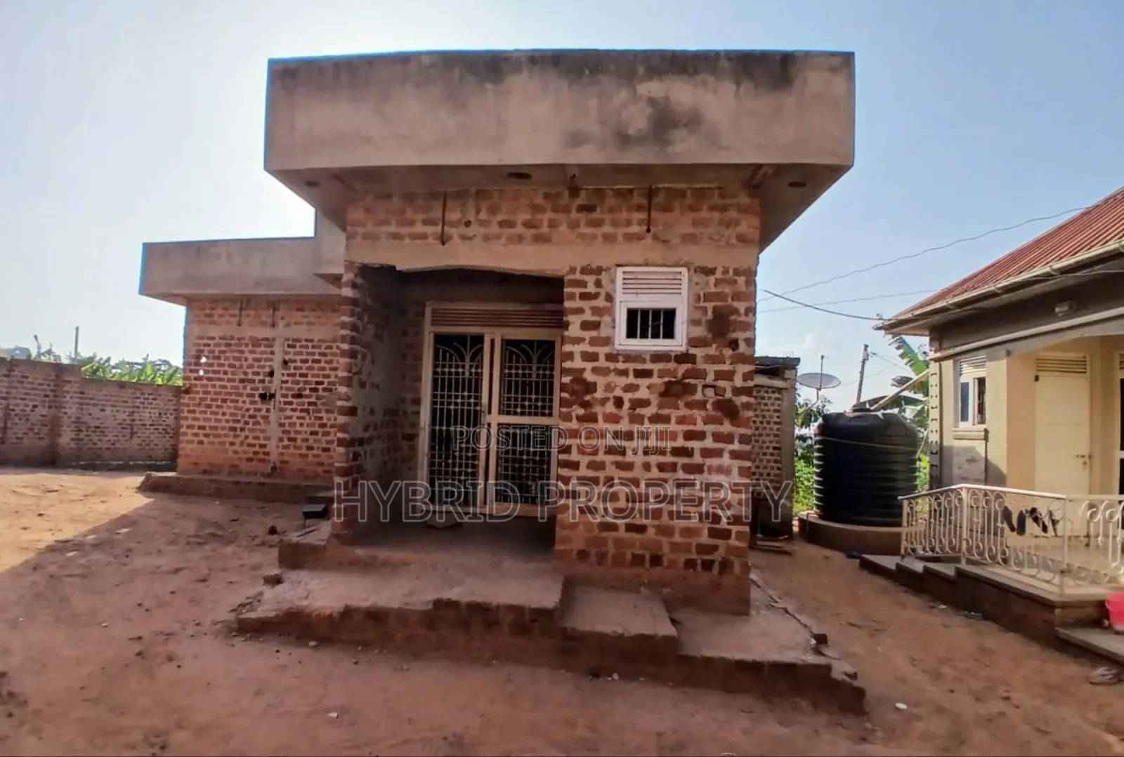 7bdrm Apartment in Sala~Wakiso Along for sale