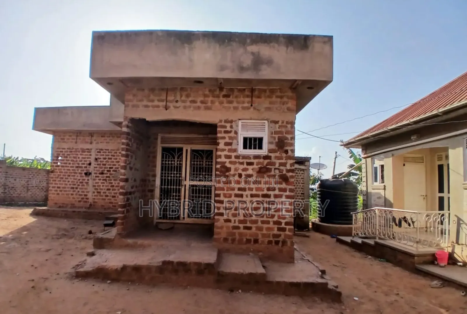 7bdrm Apartment in Sala~Wakiso Along for sale
