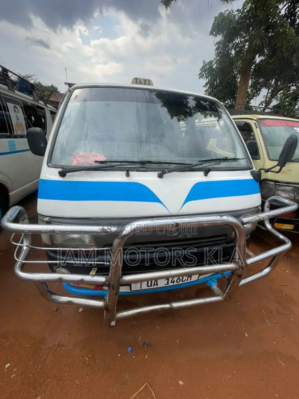 Toyota HiAce 1999 White