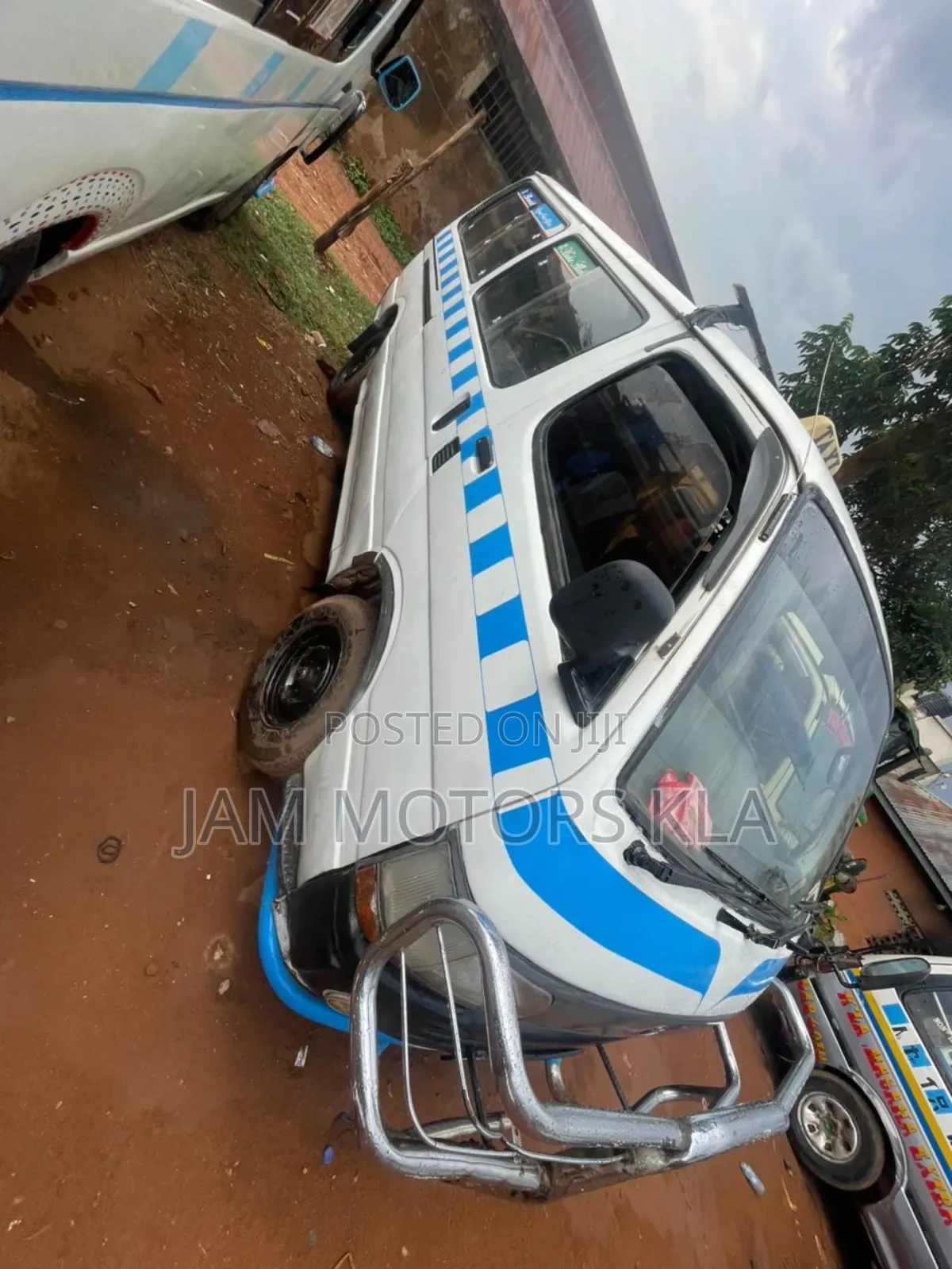 Toyota HiAce 1999 White