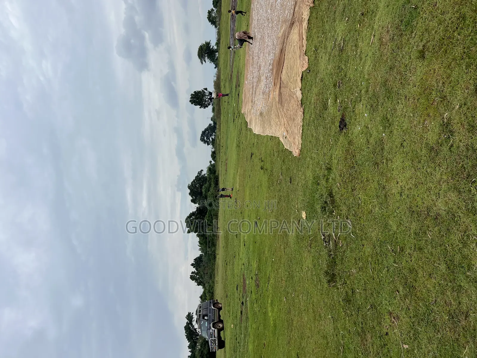 2 Acres of Land in Kihindi Nkokonjeru Touching on Lake Victoria