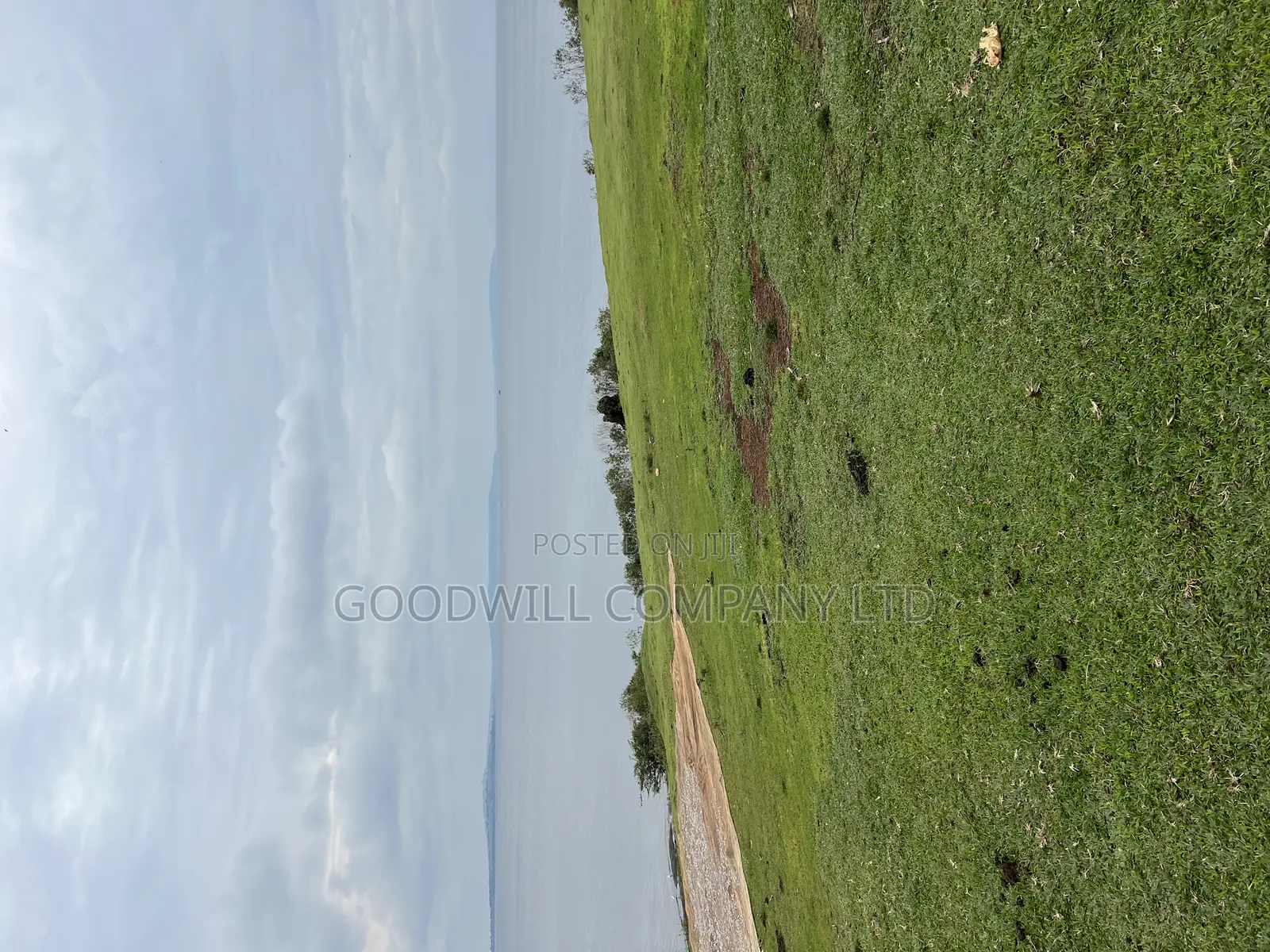 2 Acres of Land in Kihindi Nkokonjeru Touching on Lake Victoria