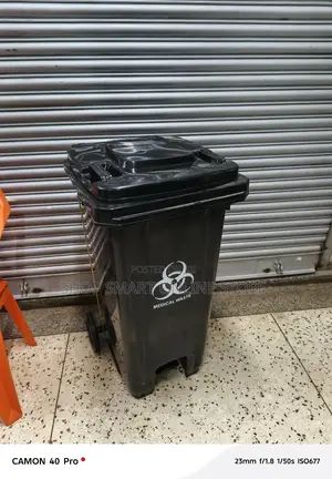 Step on Dust Bins Step on Dust Bins Plastic