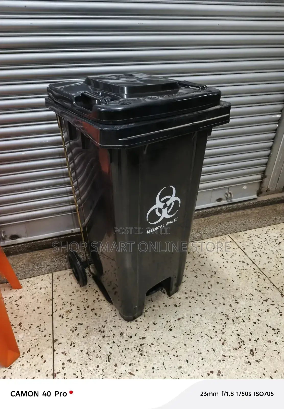 Step on Dust Bins Step on Dust Bins Plastic