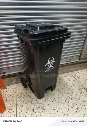 Step on Dust Bins Step on Dust Bins Plastic