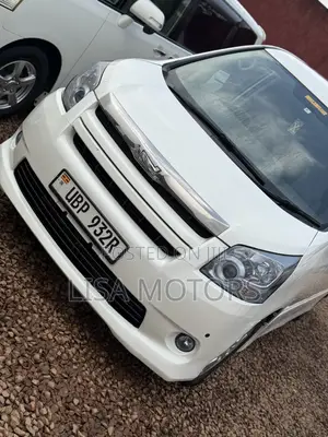 Toyota Noah 2.0 143hp FWD (8 Seater) 2009 White
