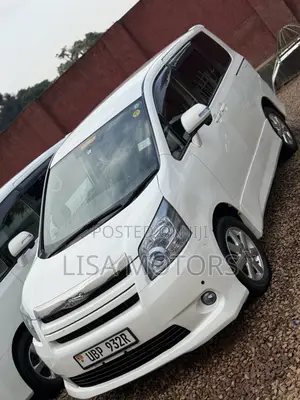Toyota Noah 2.0 143hp FWD (8 Seater) 2009 White