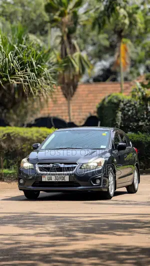 Subaru Impreza 2.0i 5-dr 2013 Gray