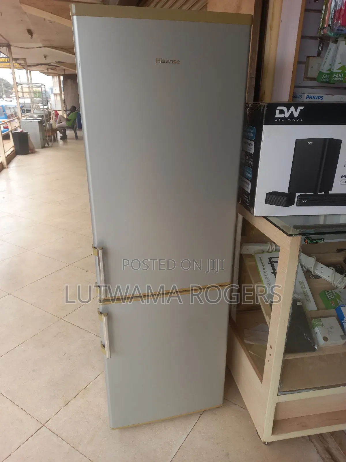 Hisense 330ltrs