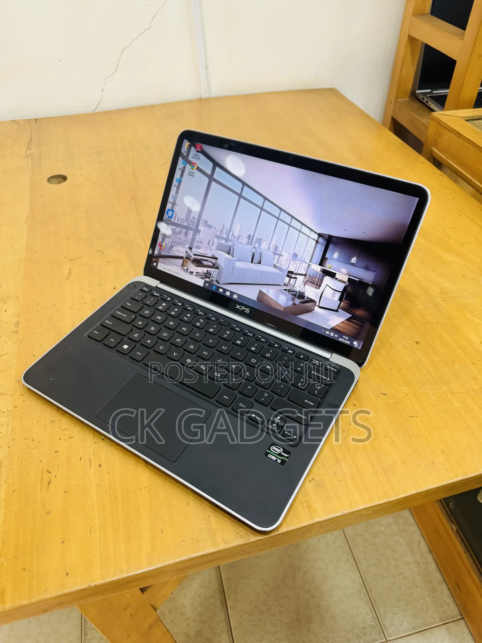 New Laptop Dell XPS 12 9250 4GB Intel Core I5 HDD 500GB
