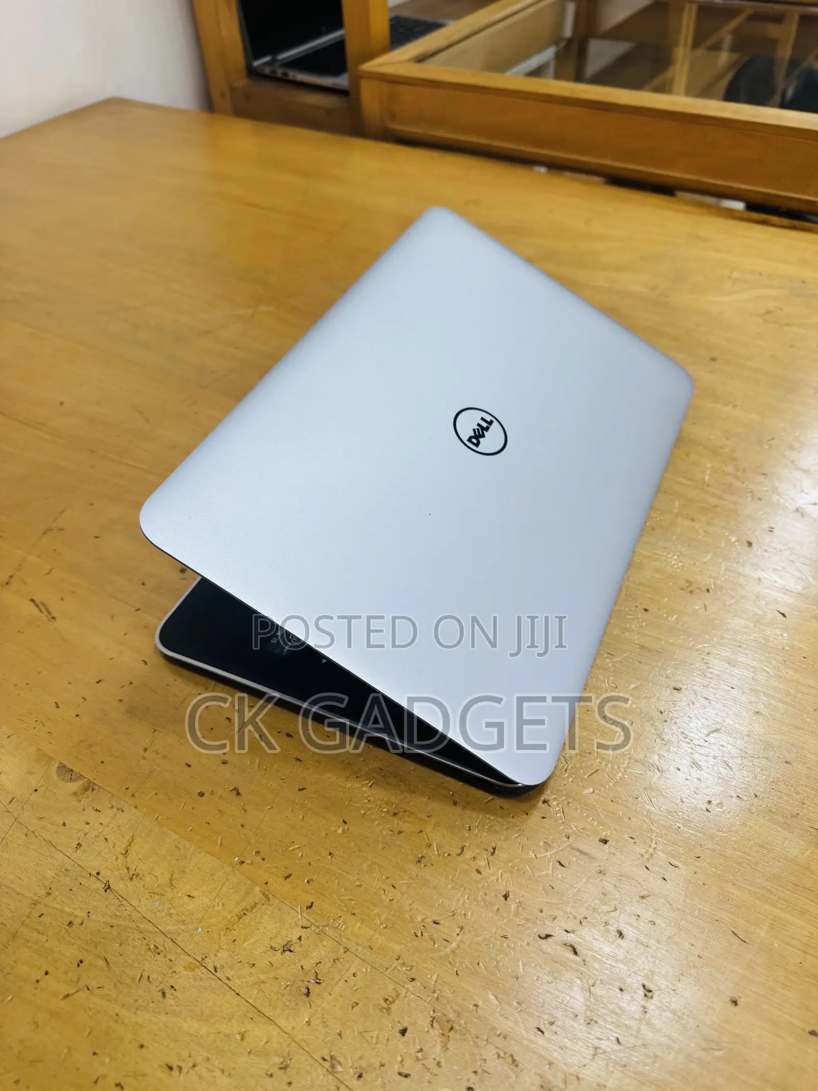 New Laptop Dell XPS 12 9250 4GB Intel Core I5 HDD 500GB