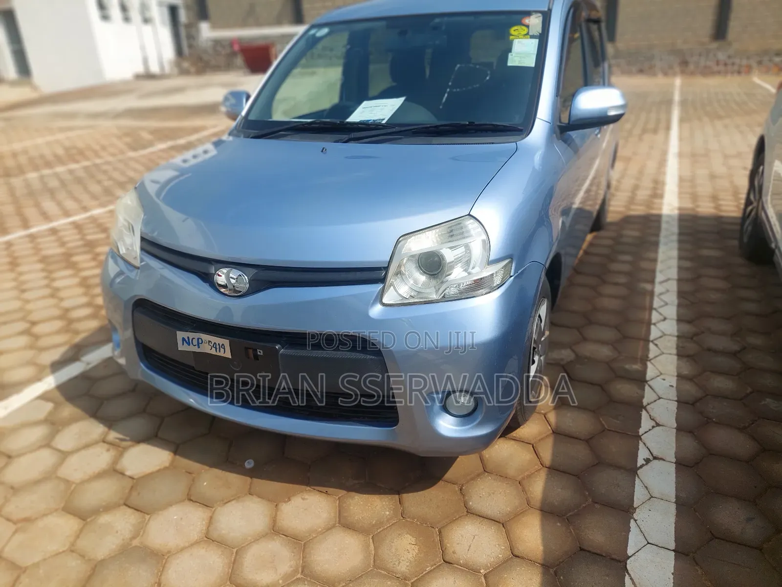 Toyota Sienta 1.5 AWD 2012 Blue