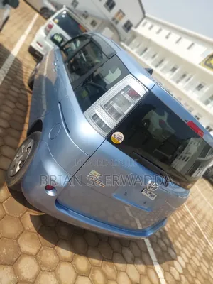Toyota Sienta 1.5 AWD 2012 Blue
