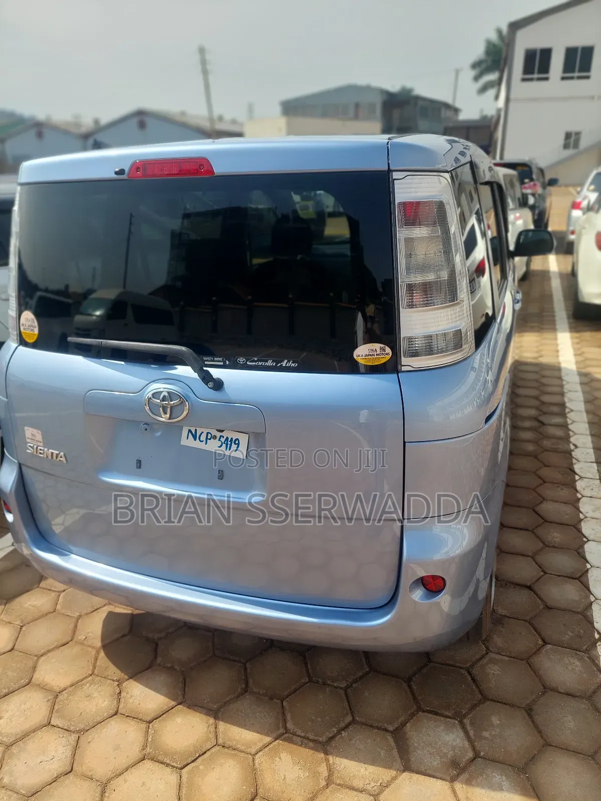 Toyota Sienta 1.5 AWD 2012 Blue