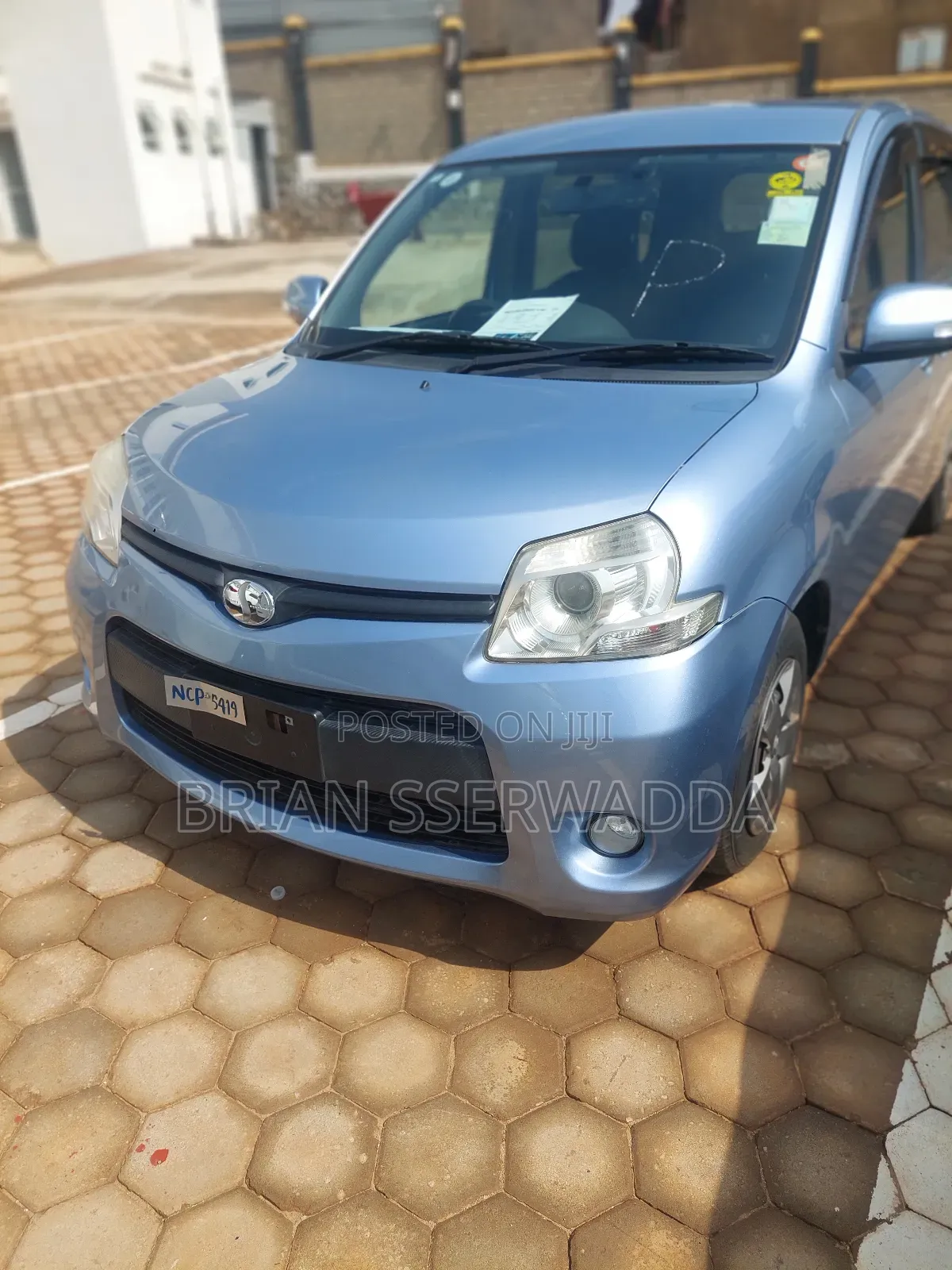 Toyota Sienta 1.5 AWD 2012 Blue