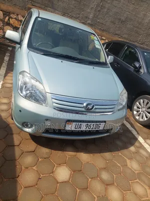 Toyota Raum 2010 Green