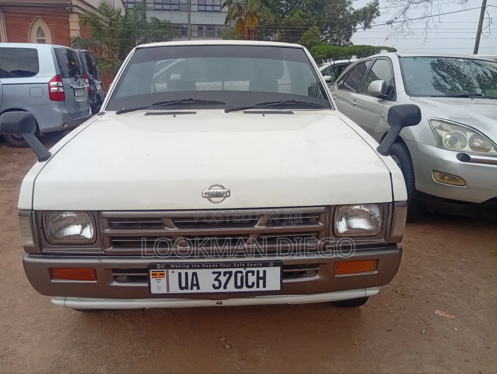 Nissan Pick-Up 1999 White