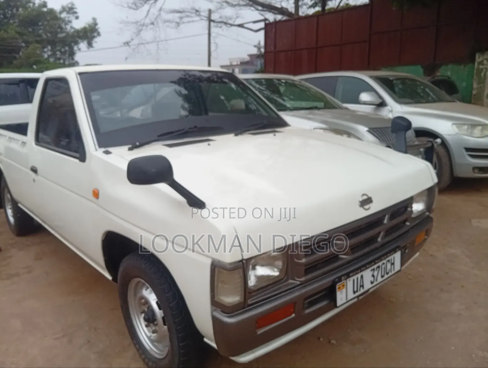 Nissan Pick-Up 1999 White