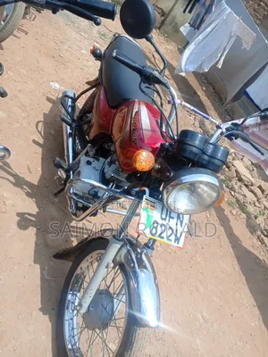 Bajaj Boxer 100 2019 Red