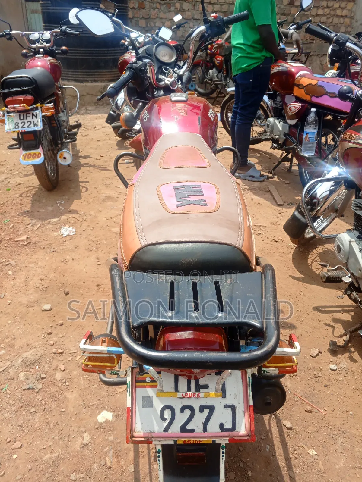 TVS HLX 125 2017 Red