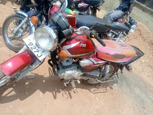 TVS HLX 125 2017 Red