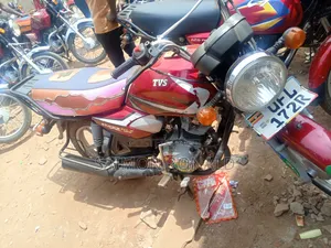 TVS HLX 125 2019 Red