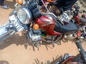 Bajaj Boxer 100 2024 Red