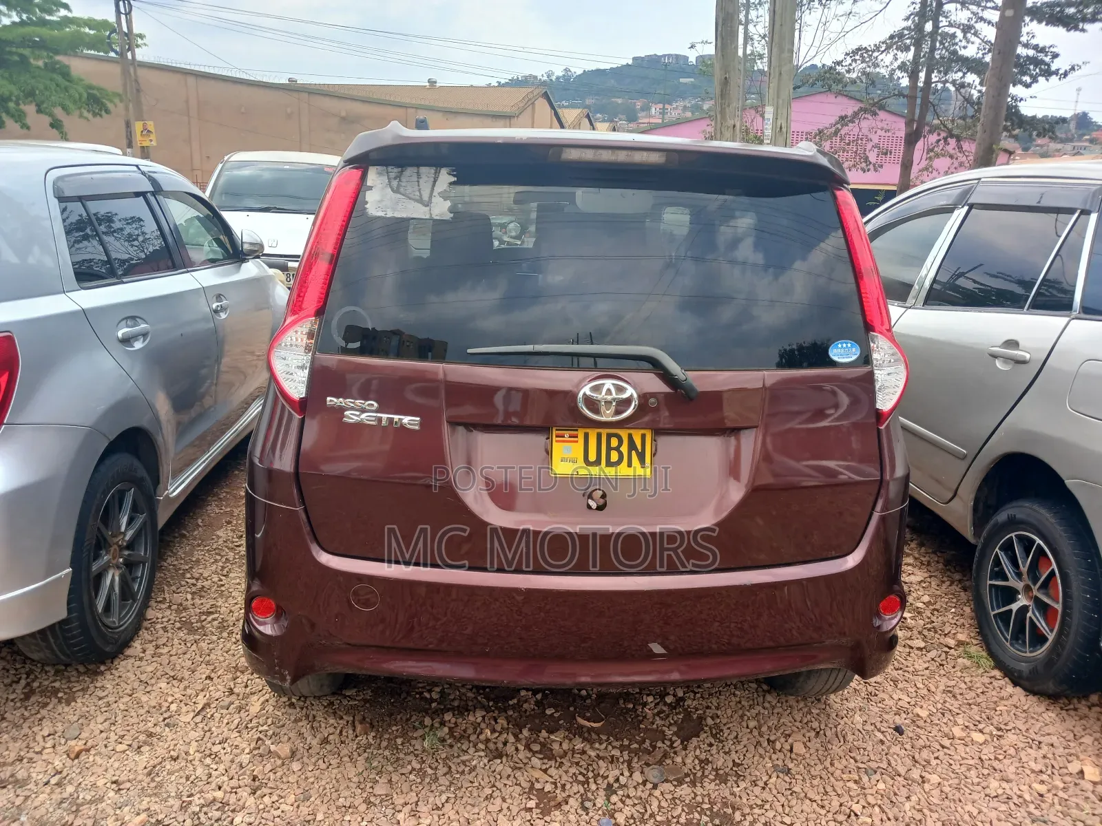 Toyota Passo Sette 1.5 AWD 2010 Maroon