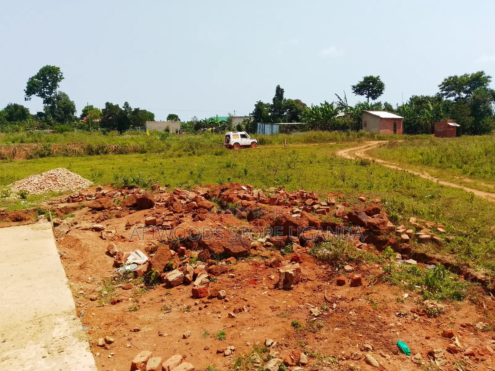 Land for Sale 50 by 100ft in Estate in Kasanje Bulumbu Quick
